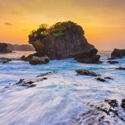 pantai jungwok jogja